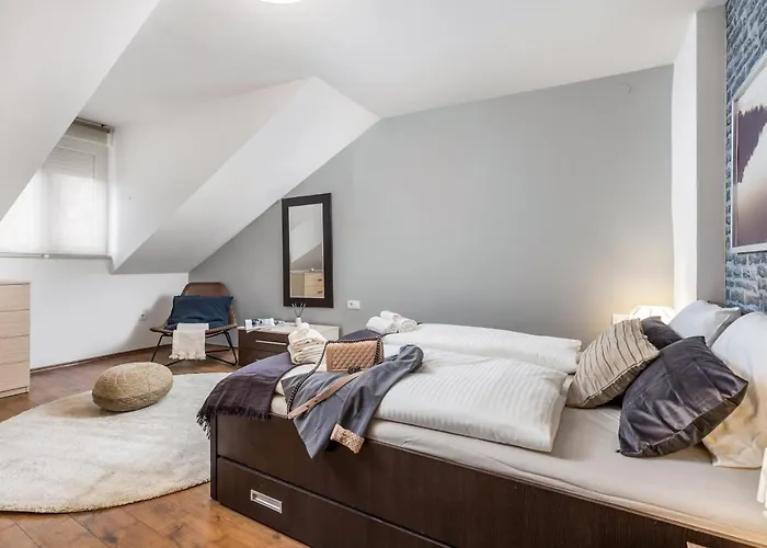 Aquila Apartment